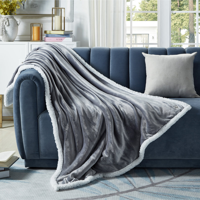 Jeté de flanelle inversé Uilda Sherpa 50 po x 60 po, Gris clair