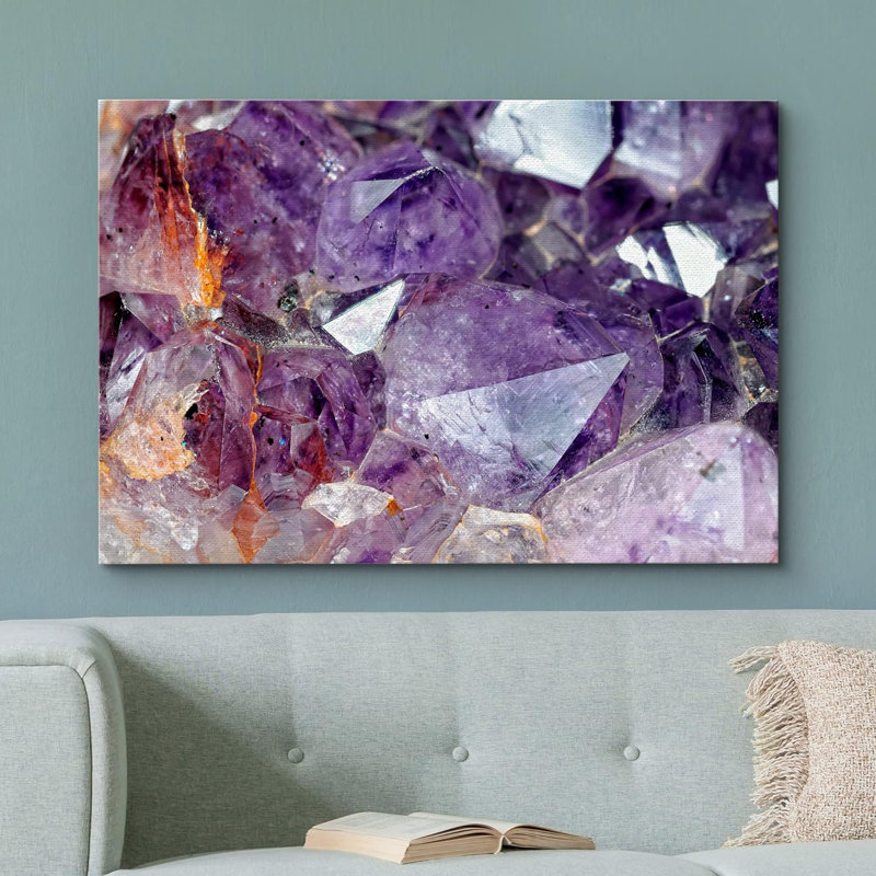 Gros plan sur des cristaux d'améthystes mauves bruts, photographie de paysages rustiques, H 32 po x l 48 po x P 1,5 po