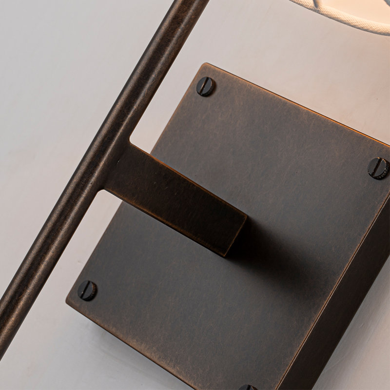 Applique murale à abat-jour en tissu 1 lumière de 13 po de hauteur Classic Bronze Mondern