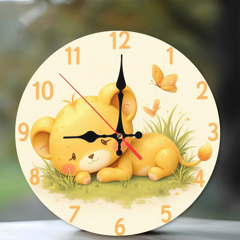 Adorable horloge de lionceaux