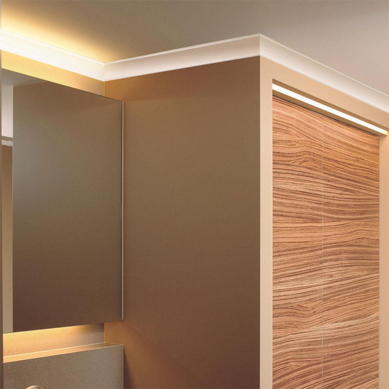 Moulure couronnée en polystyrène blanc apprêté 1-3 / 4 po x 1-3 / 4 po x 78-3 / 4 po