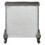 Table de chevet antique en platine avec 2 tiroirs doublés de feutre et Classic Elegance 2 en gris pour une chambre à coucher