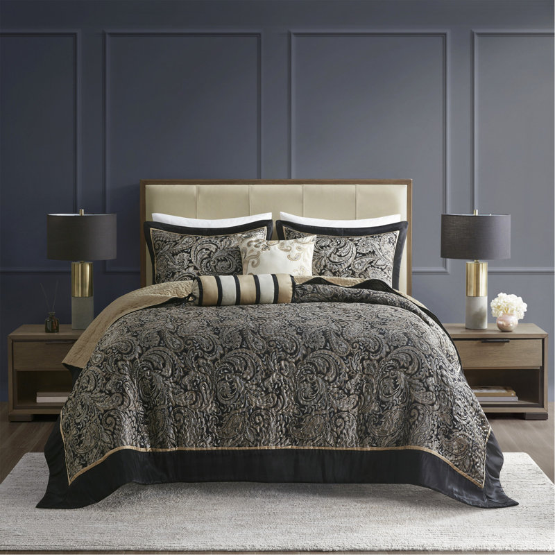 5 Piece Jacquard Bedspread Set with Throw Pillows Black King