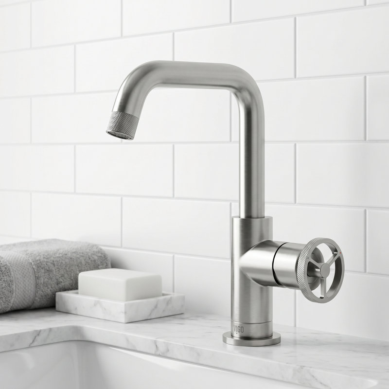 Robinet pour salle de bain à un trou à poignée simple H 9 po Cass, Nickel brossé