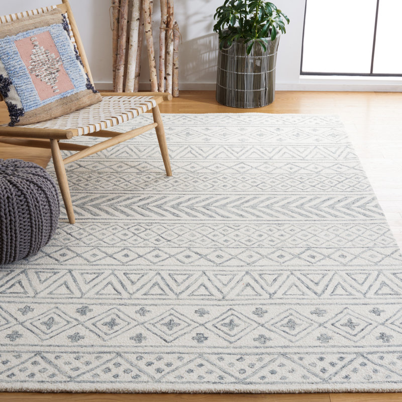 Metro Hand Tufted Wool/Cotton/Latex Rug in Gray, Rectangle 5' x 8'