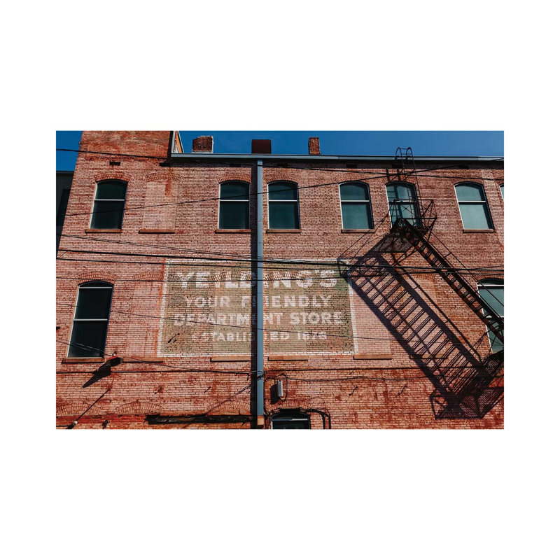«Alabama Architecture V» par Bethany Young, reproduction de photo sur toile tendue, H 12 po x l 18 po x P 1,5 po