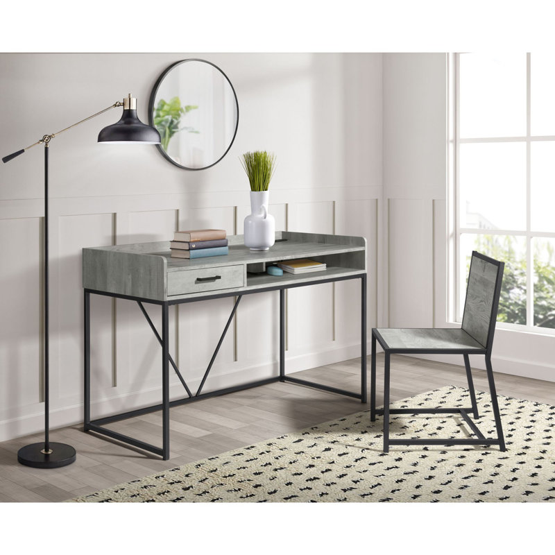Bureau et chaise à matériaux mixtes
