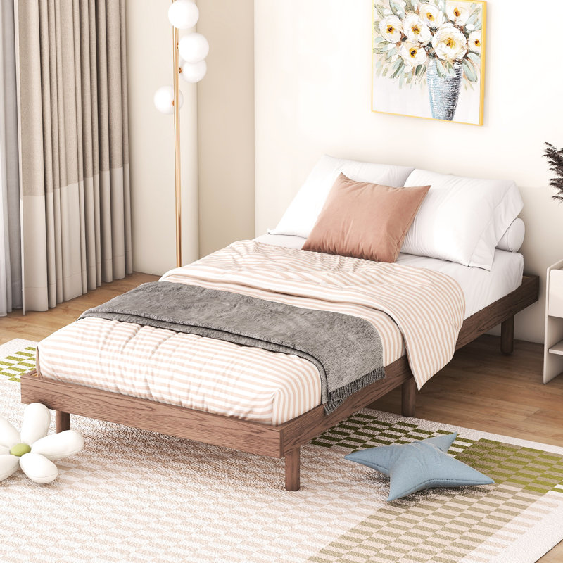 Lit plateforme simple en noyer - avec un cadre de taille élégante qui rehausse l'élégance de la chambre à coucher, Noyer