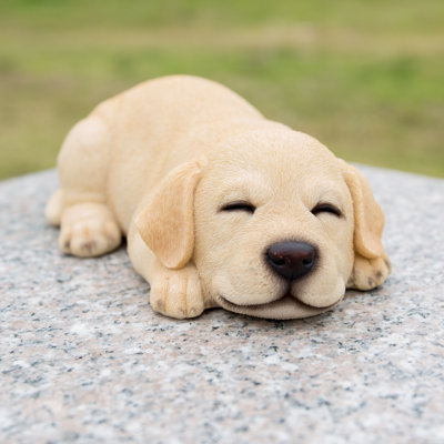 Statue labrador de couchage