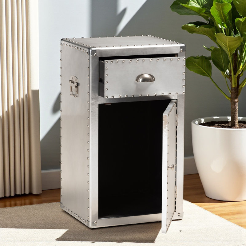 Armoire de rangement en métal argenté à 1 porte et 1 compartiment Vegard, H 28,08 po x l 15,96 po x P 13,65 po