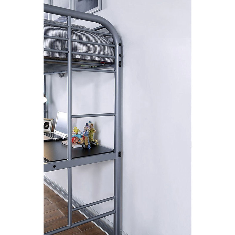 Lit mezzanine simple argent de style contemporain avec structure entièrement en métal, avec tablettes sous le poste de travail et rails de protection supérieurs
