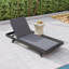Chaise longue d'extérieur avec appui-tête réglable, confort et style extérieurs-125823174-125823175