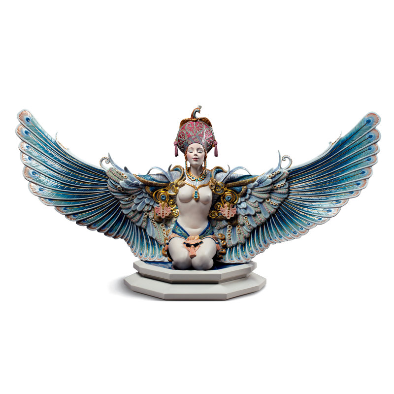 Figurine de femme à oreilles fantasy