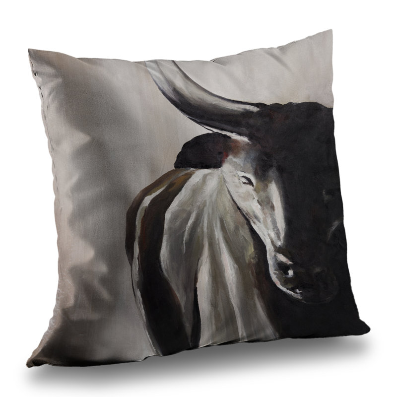 Bull Head Front View Beige – Throw Pillow Cover Only, Double-Sided Print, Insert Not Included