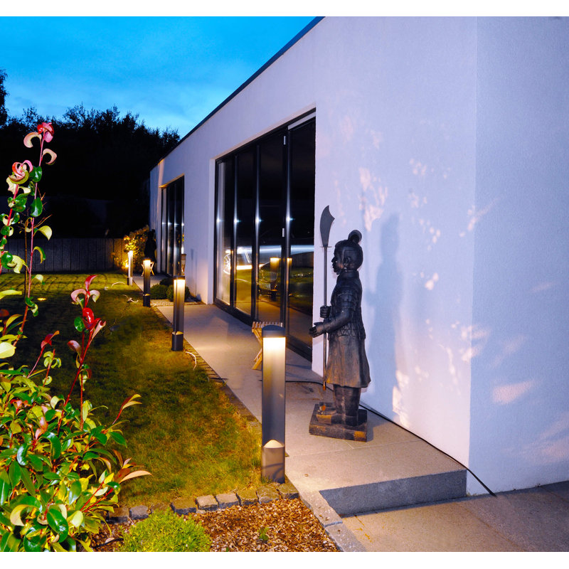 Trila 1-Light LED Pathway Light