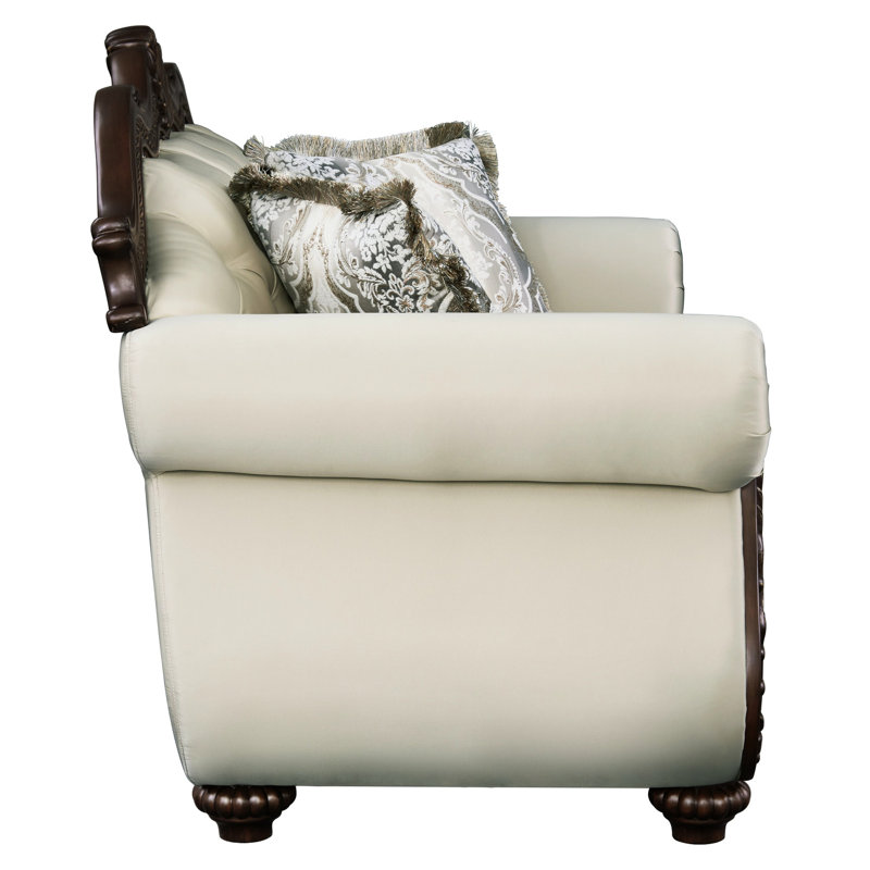 Tissu beige et finition cerise avec 3 coussins - assise de 47 po de largeur, 25 po de profondeur et structure en résine de 21 po de hauteur