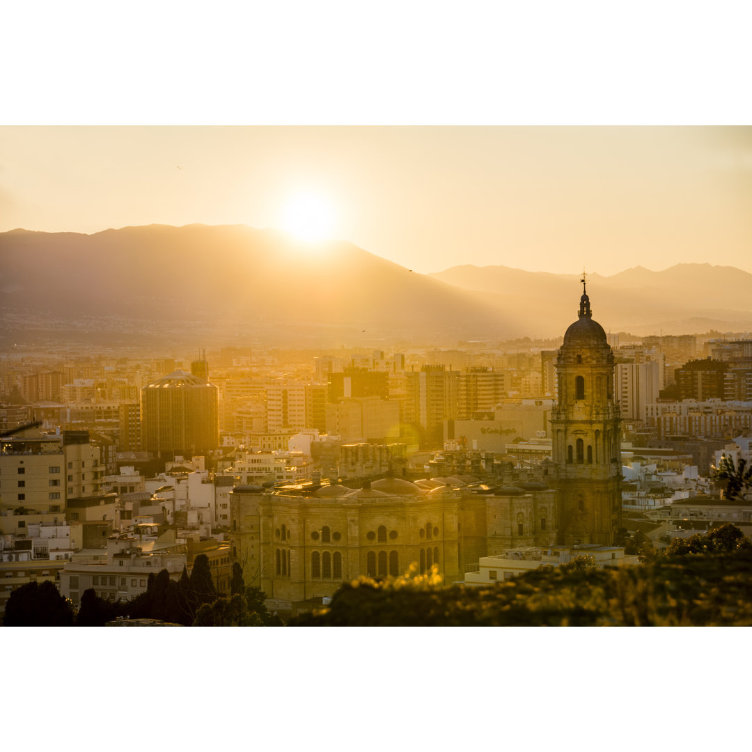 Kathedrale von Malaga bei Sonnenuntergang von Phildarby - Leinwandfoto