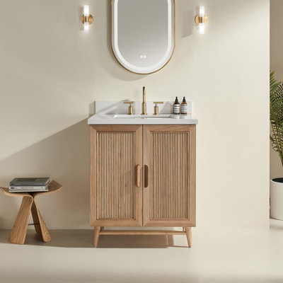 Meuble-lavabo autoportant en bois massif de 30 po avec plateau en marbre de Carrare, tiroirs et dosseret à fermeture en douceur - finition chêne clair
