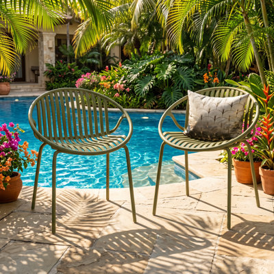 Ensemble de 2 chaises de patio empilables Christopher Knight Home l 22,75 po x P 25,55 po x H 30,75 po