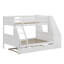 Lit simple superposé au dessus d'un lit double avec lit gigogne et bureau intégré, trois tiroirs de rangement et une tablette-112584212