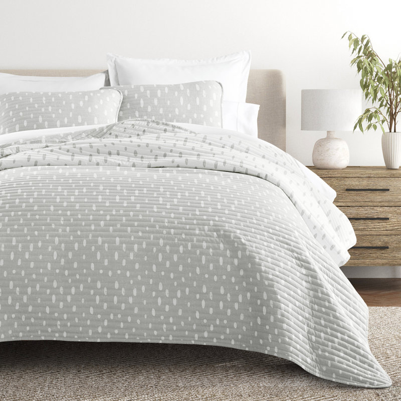 Light Gray Twin Reversible Microfiber Quilt Set with Painted Dots