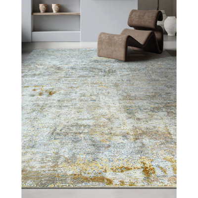 Hand Knotted Area Rug in Gray/Gold