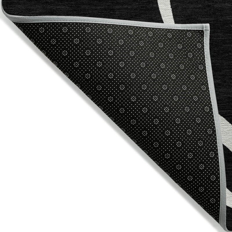 Black and White Abstract Pattern Washable Synthetic Area Rug, 5' x 7'