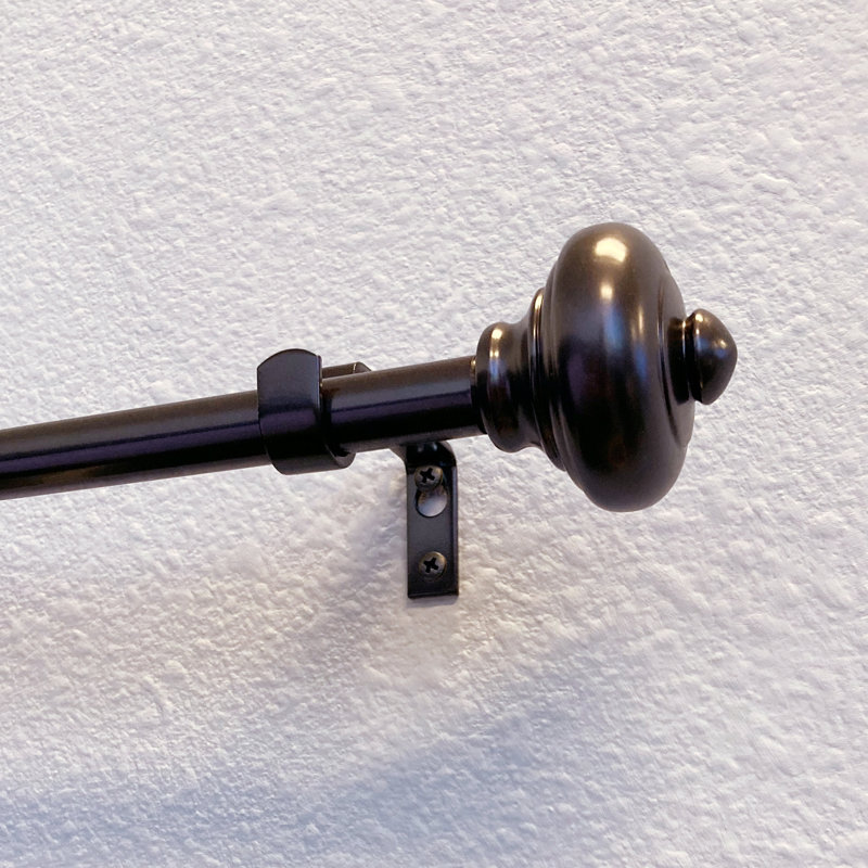 Tringle à rideaux simple réglable en métal Madyson, 26 po à 48 po de largeur, Bronze huilé