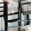 Structure de lit superposé simple au-dessus d'un lit simple en métal courbé, lit superposé robuste avec garde-corps de sécurité, échelle robuste avec de larges marches, mobilier de chambre peu encombrant-2034952394