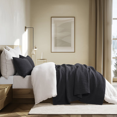 Ribbed Matelassé Cotton Coverlet Set