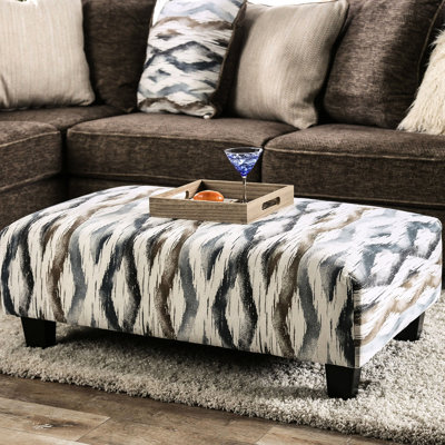 Revêtement en microfibre douce de conception contemporaine avec pieds en bloc effilés, poids de 40 lb, largeur de 32 pouces, hauteur de l'emballage 18, profondeur de paquet de 42