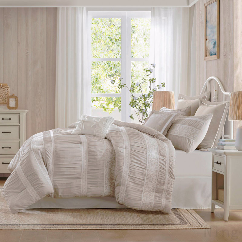7- Piece Queen Jacquard Comforter Set, Queen Comforter + 7 Additional Pieces