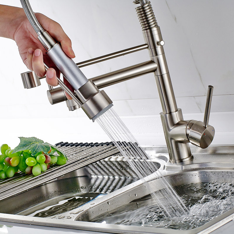 Robinet de cuisine à poignée simple