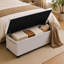 Banc de rangement en lin beige avec couvercle rabattable - Structure en métal, revêtement capitonné et poches latérales - Repose-pieds multifonctionnel pour la chambre à coucher ou le vestibule