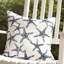 Coussin décoratif extérieur-449415769