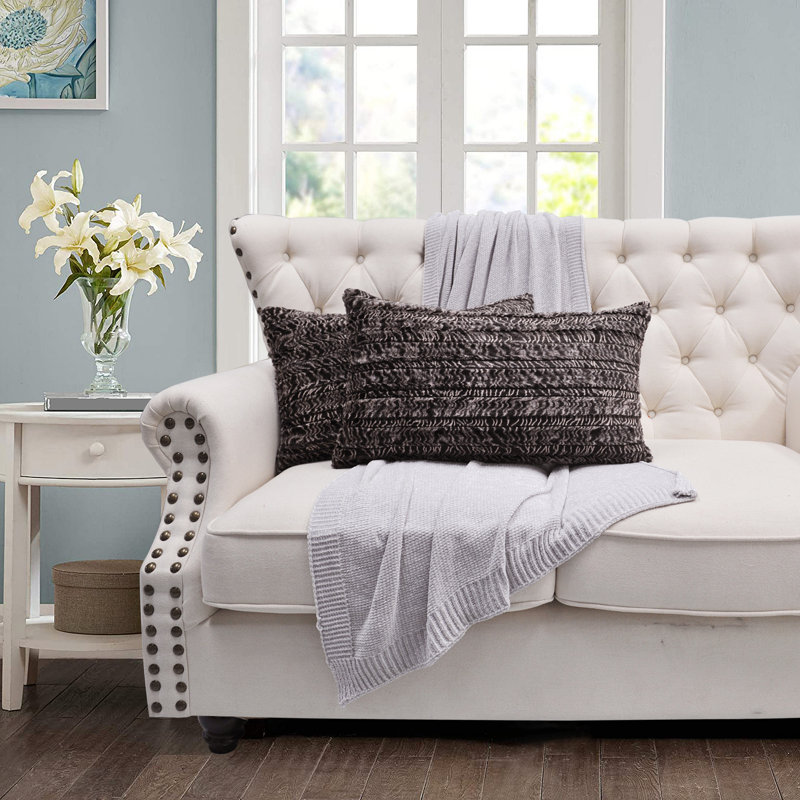 Housses de coussin en fausse fourrure, 14 po x 26 po, Bénin