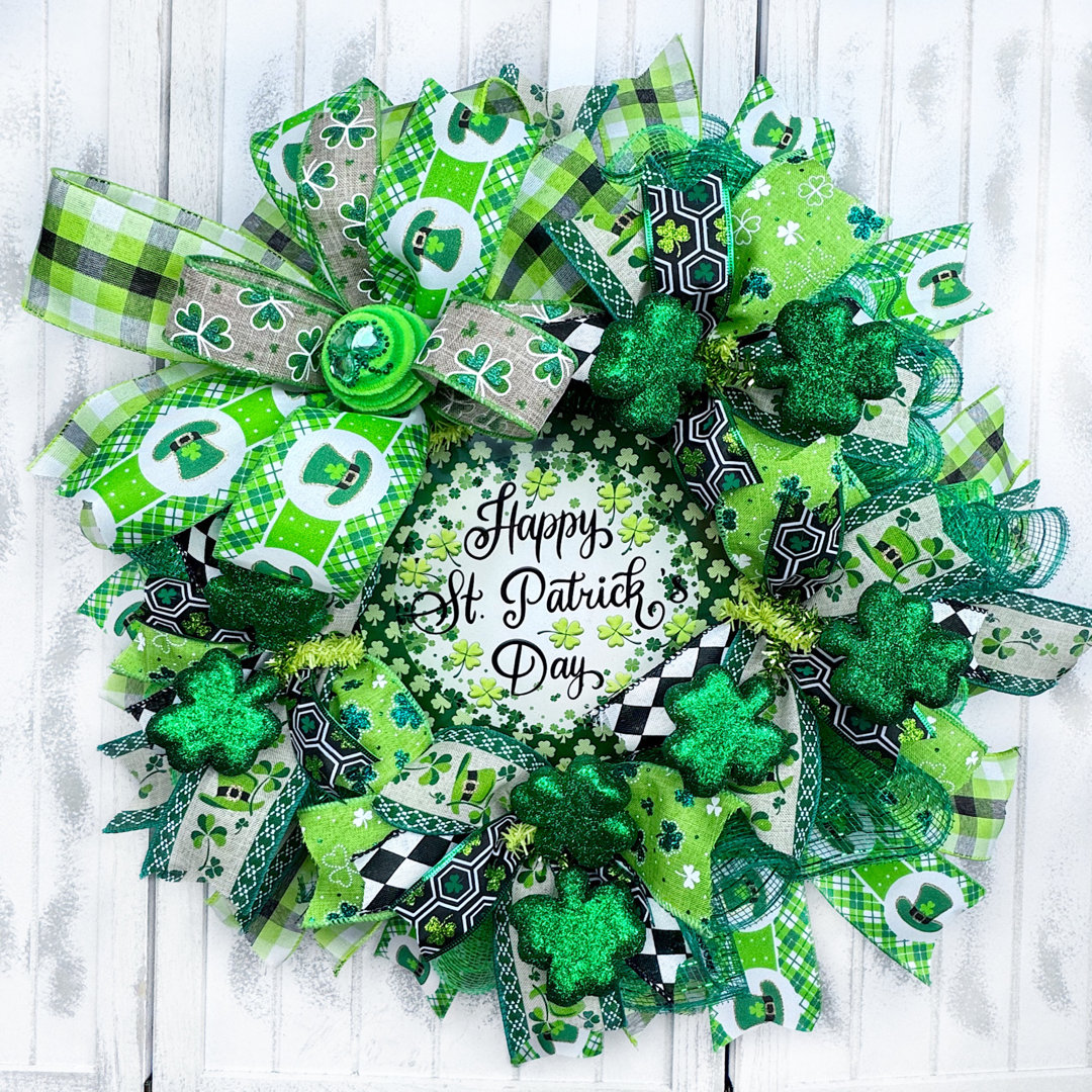 Handcrafted 18'' Wreath The Holiday Aisle®