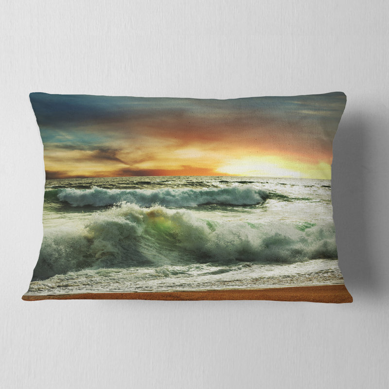 Coussin Rush Waves in Evening Beach - Sea & Shore