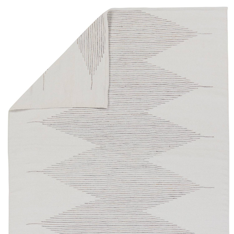 Wendy Jane Flatweave Chevron / Zig Zag Area Rug in Ivory/Gray, Runner 2'6" x 8'