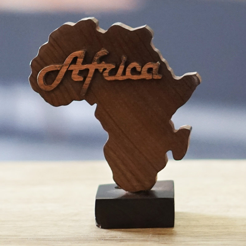 Sculpture Millwood Pines fabriquée à la main en ébène d'Afrique
