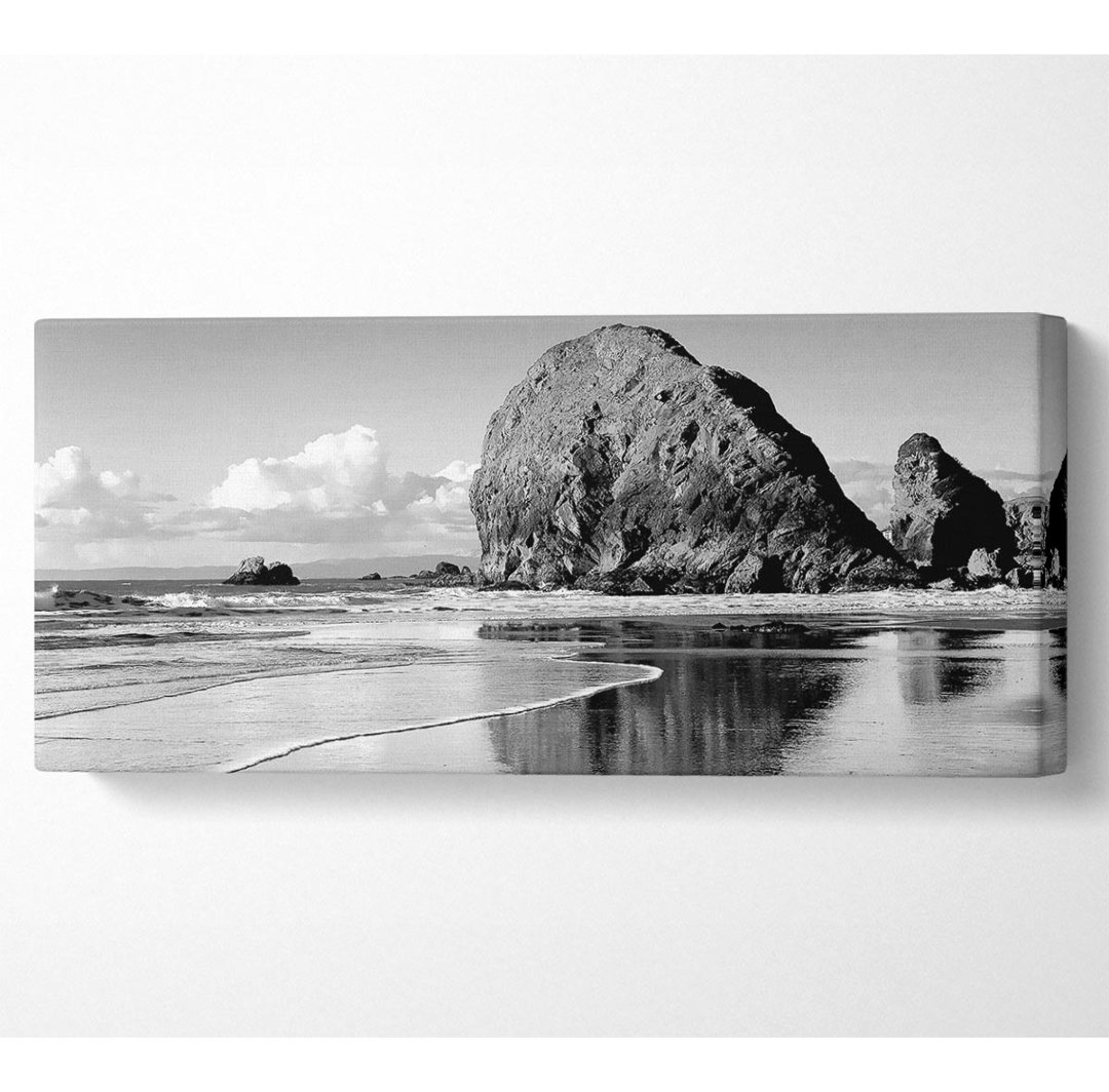 Beach Rocks B N W - Kunstdrucke auf Segeltuch