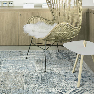 Nasura Rectangle Oriental Area Rug