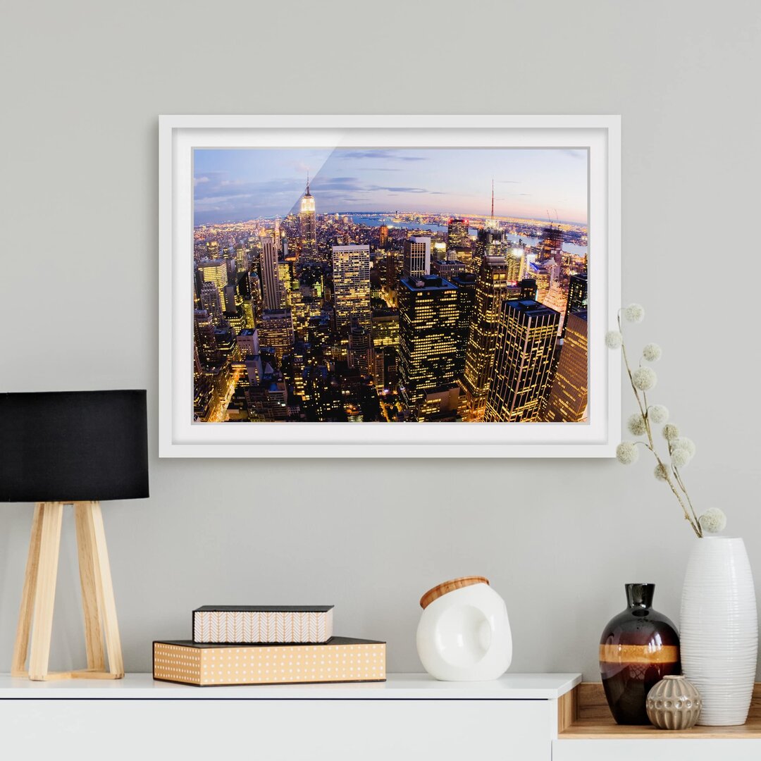 Gerahmtes Papierbild New York Skyline bei Nacht