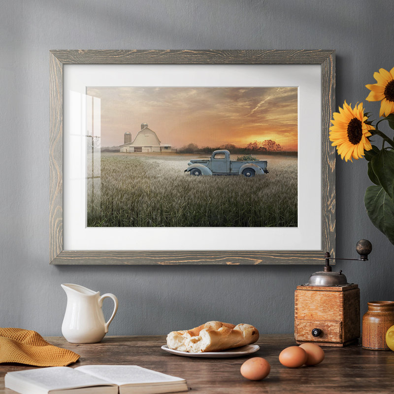 Evening Farm - impression de cadre photo unique, Gris, H 26 po x l 38 po