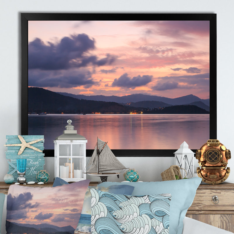 «Dramatic Clouds And Purple Sunset», reproduction sur toile, Cadre d'angle fermé noir, H 8 po x l 12 po x P 1 po