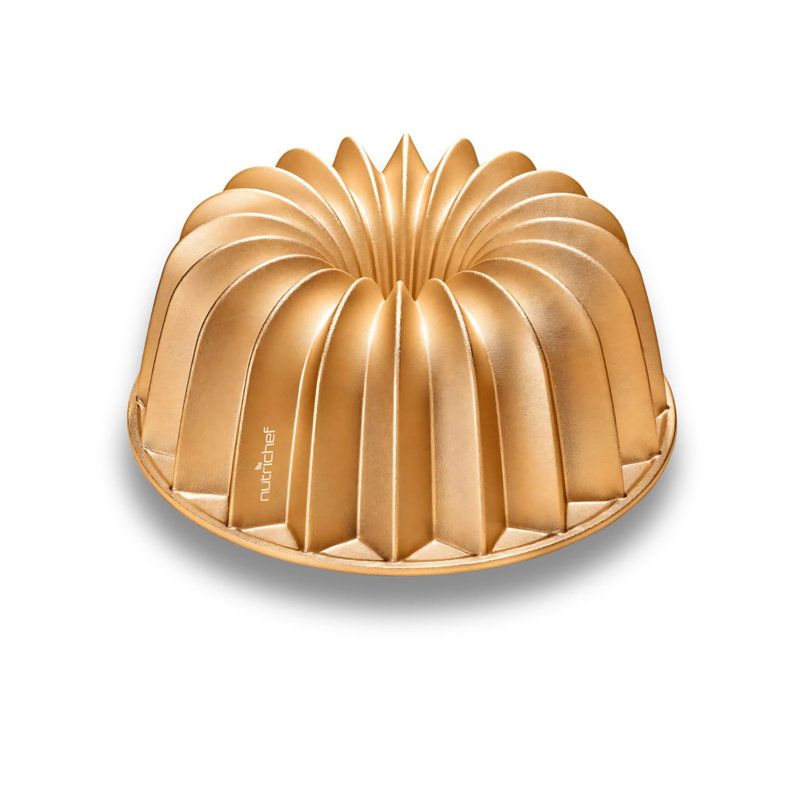 Moule à gâteau en aluminium coulé épais et épais avec 2 couches de revêtement antiadhésif Nutrief 9 pouces - Conception de lignes cannelées pour une cuisson uniforme jusqu'à 500 degrés - Facile à nettoyer, doré