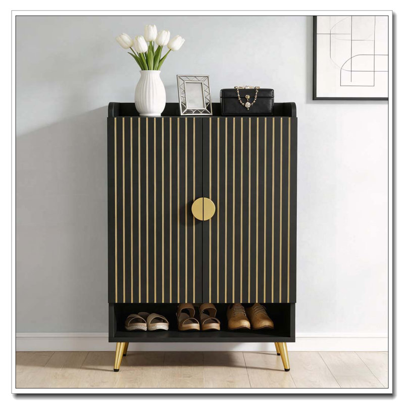 Armoire de rangement fonctionnelle pour vestibule et cuisine