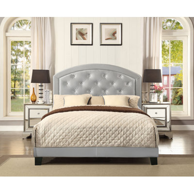 Lit plateforme touffeté avec matelas