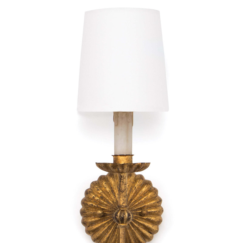 Clove 1 - Light Wallchiere