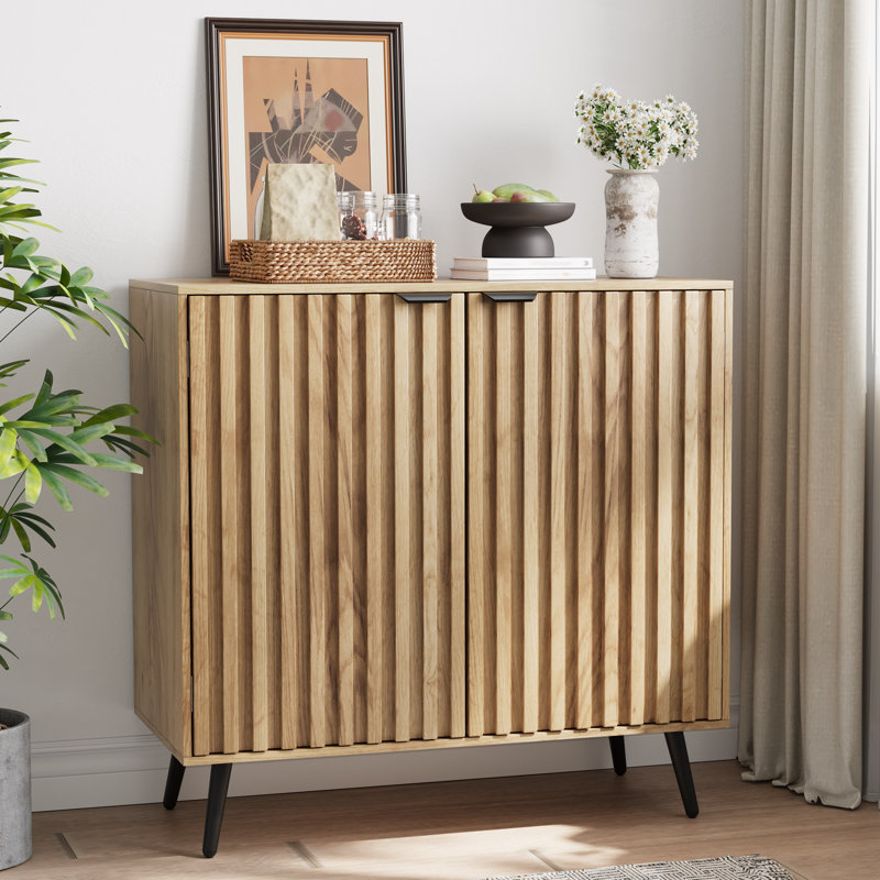 Buffet moderne cannelé avec deux portes et tablette de rangement pour l'entrée, la cuisine, la salle à manger, le salon et le chêne